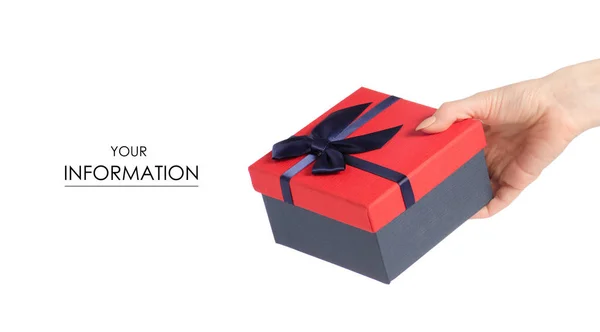 Caja de regalo con tapa roja y un lazo azul en patrón de mano — Foto de Stock