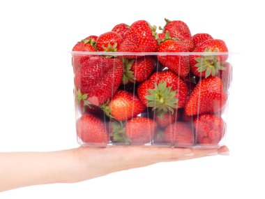 Ambalaj çilek bir elinde