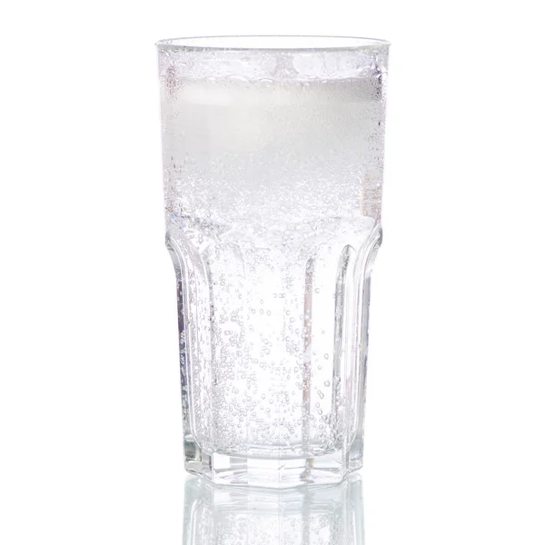 Agua carbonatada de vidrio — Foto de Stock
