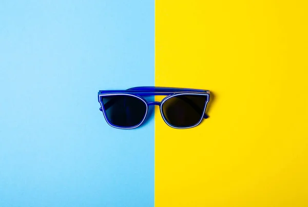 Niebieskie okulary moda — Zdjęcie stockowe