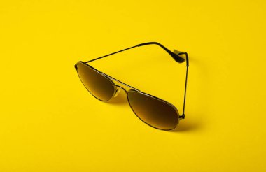 Güneş gözlüğü moda tarzı