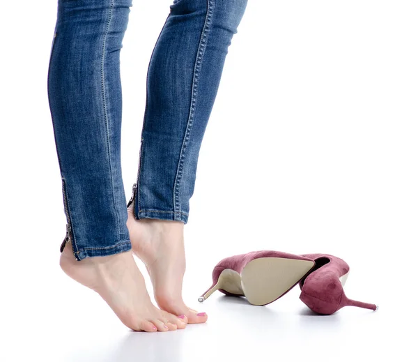 Weibliche Beine in Jeans rote High Heels Schönheit Schmerz — Stockfoto