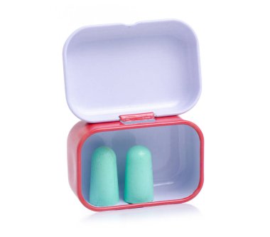 Yeşil kulak tıkaçları kabın içinde