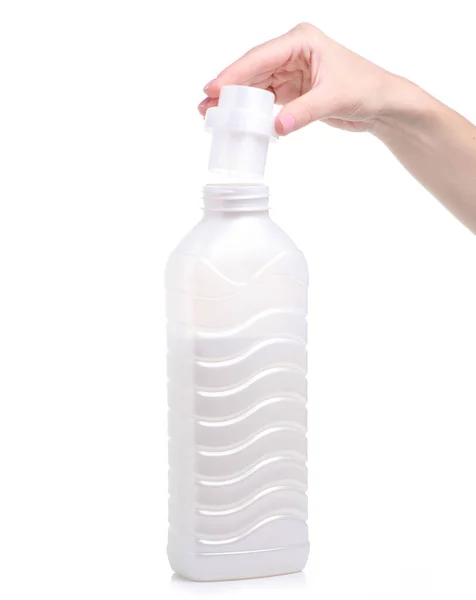 손에 흰 플라스틱 병에 들어 있는 소프트 테너 컨디 셔너는 흰 배경에 따로 분리되어 있다. — 스톡 사진