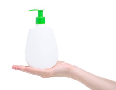 Elinde şeker kutusuyla beyaz sabun.