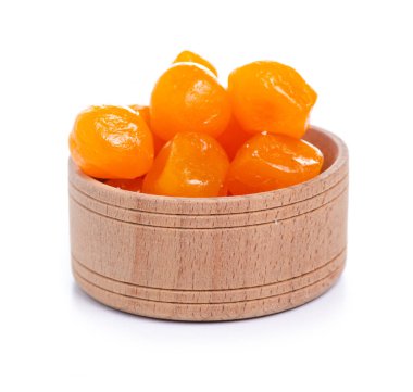 Tahta kasede kurutulmuş kumkat şekeri.