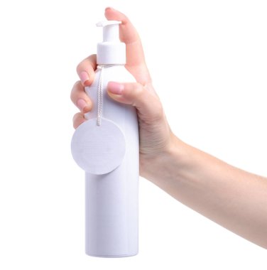 Elinde şeker kutusu olan beyaz bir şişe.