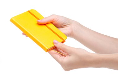 Elinde turuncu defter günlüğü