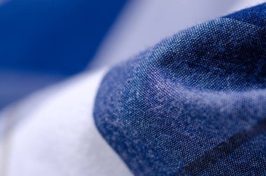 Mavi kafes gömlek kumaş kumaş arka plan bulanık