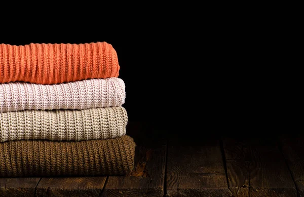 Pile de vêtements de tricot tricot — Photo