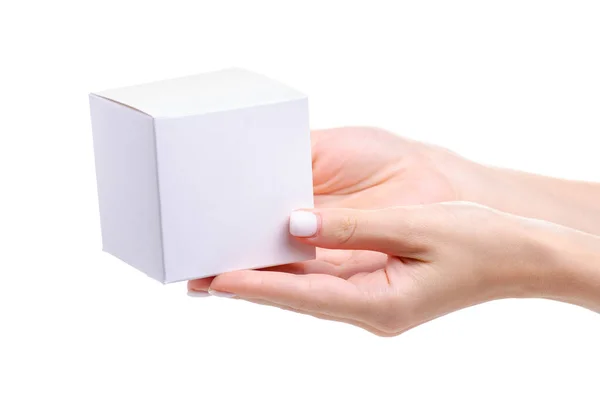 Λευκό κουτί στο χέρι — Φωτογραφία Αρχείου