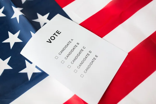 Scheda elettorale vuota o voto sulla bandiera americana — Foto Stock