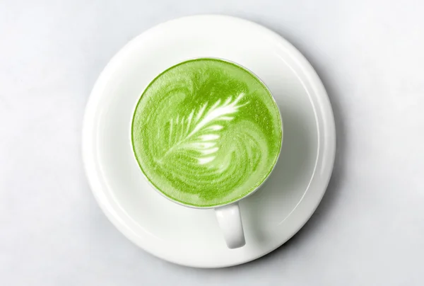 Csésze Matcha zöld tea latte felett fehér — Stock Fotó