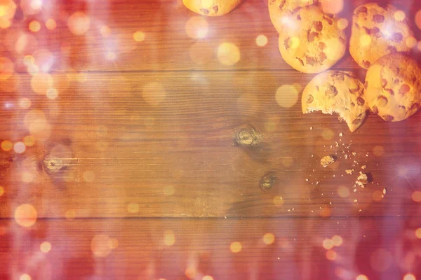 Закрытие овсяного печенья на деревянном столе — стоковое фото