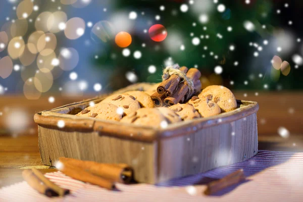 Close up of christmas oat cookies on wooden table — Stock Photo, Image