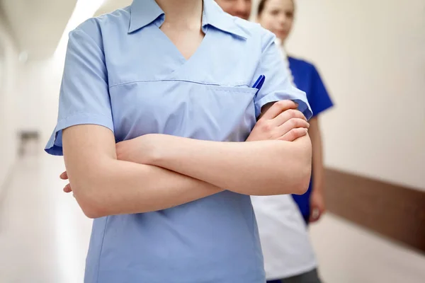 Закрытие медицинских учреждений или врачей в больничном коридоре — стоковое фото