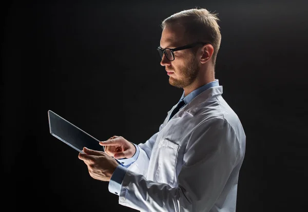 Close up of doctor or scientist with tablet pc — Stock Photo, Image
