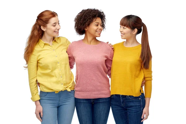 Gruppo internazionale di donne sorridenti felici — Foto Stock