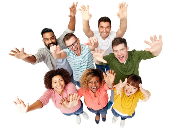 Grupo internacional de pessoas sorridentes felizes — Fotografia de Stock