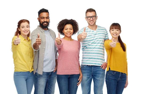 Grupo internacional de personas mostrando pulgares hacia arriba — Foto de Stock