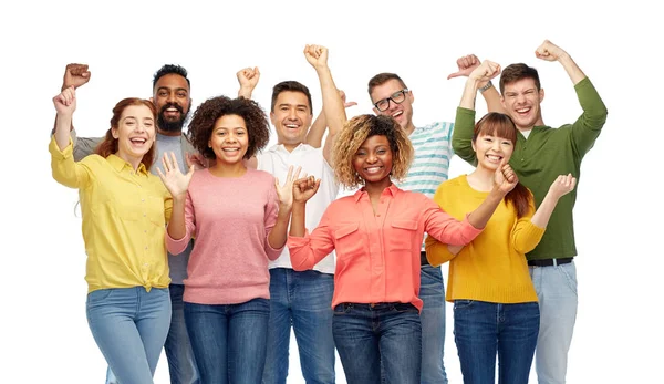 Internationale groep van gelukkige glimlachende mensen — Stockfoto