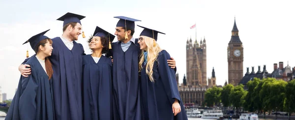 Boldog diákok vagy agglegények london felett — Stock Fotó