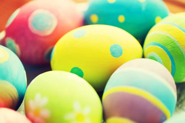 Primo piano di uova di Pasqua colorate — Foto Stock
