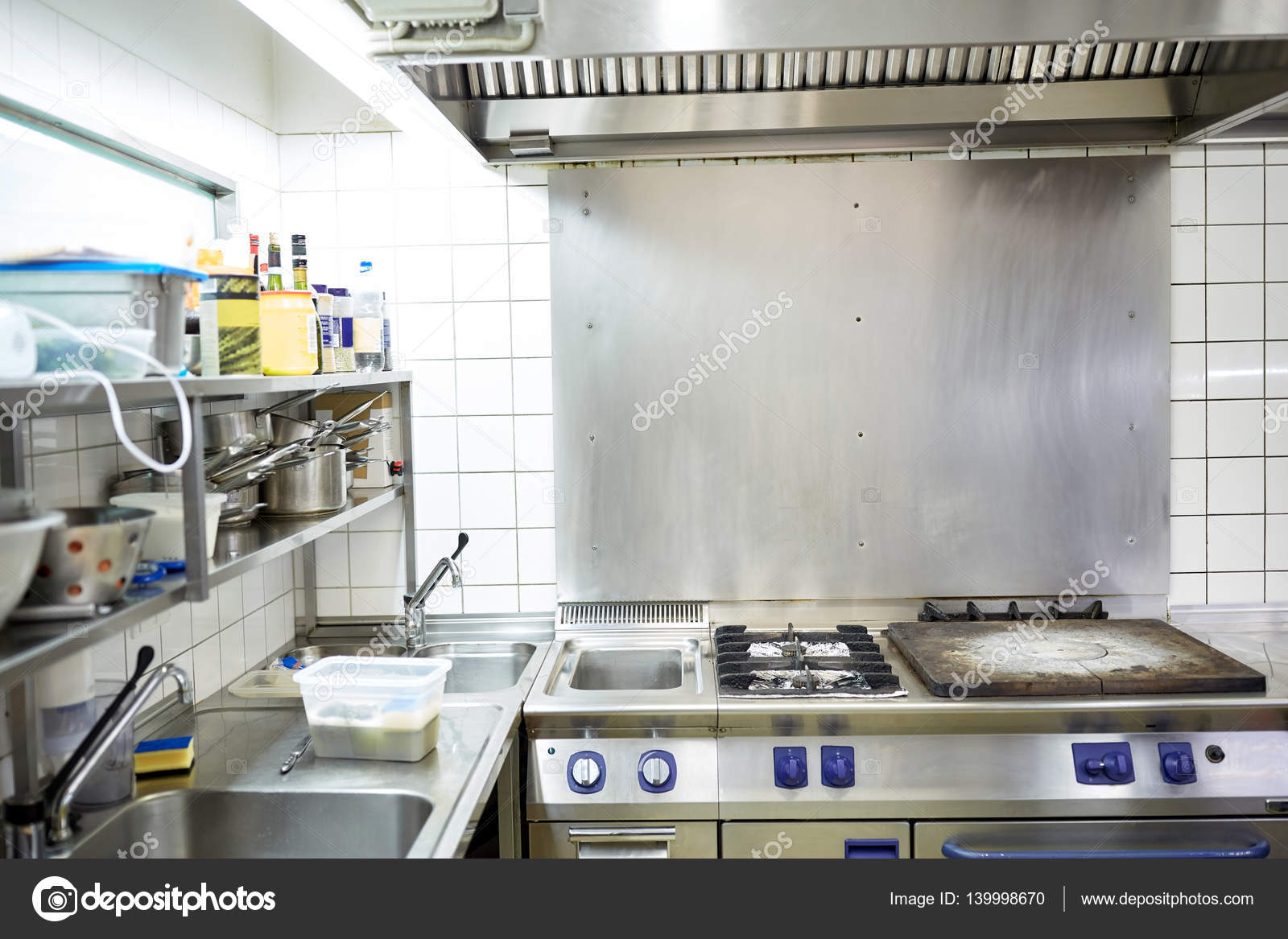 Equipamentos De Cozinha Profissional De Restaurante Fotografias De Equipamentos De Cozinha Profissional De Restaurante Fotografias De