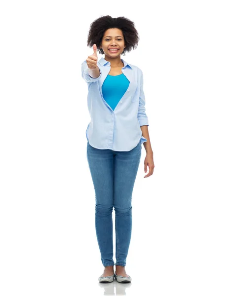 Feliz afro-americano mulher mostrando polegares para cima — Fotografia de Stock