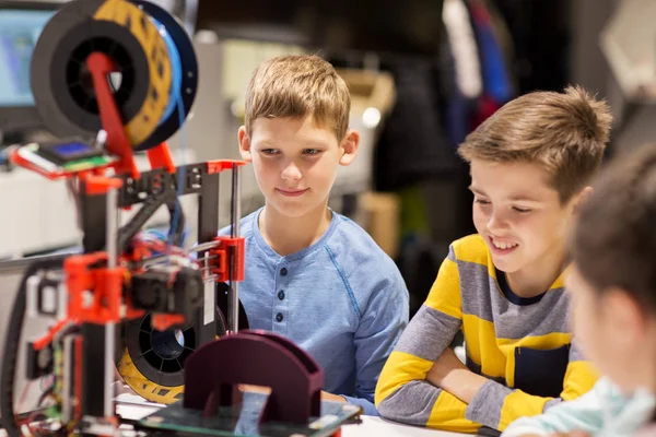 Happy children with 3d printer at robotics school — Stock Photo, Image