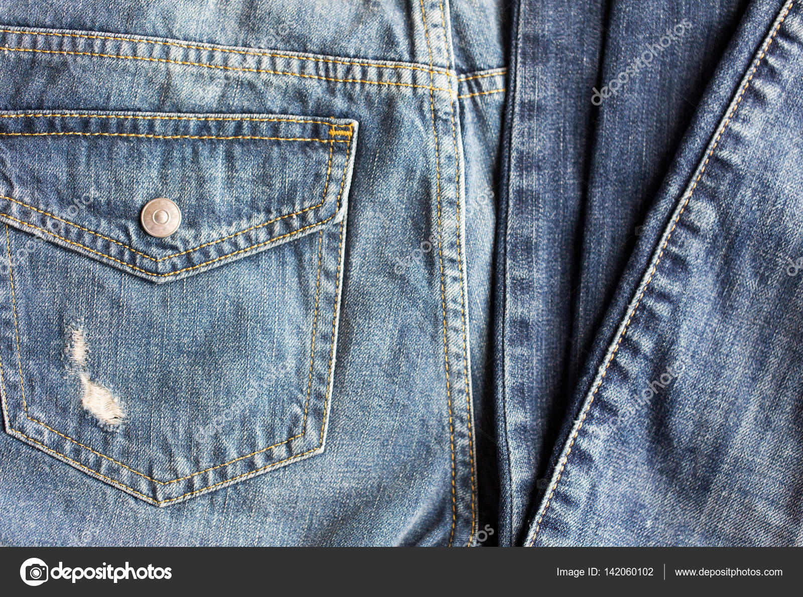 Gros plan de pantalons ou jeans en denim avec poche Photo de stock par Syda Productions 142060102