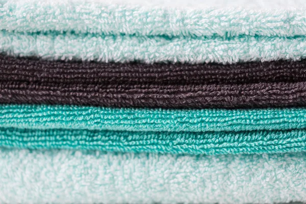 Close up van gestapelde badhanddoeken — Stockfoto