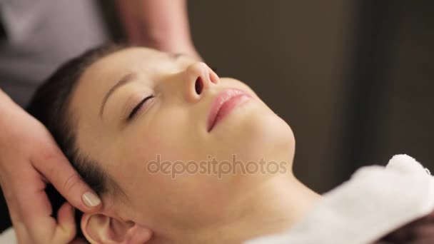 Woman having head massage at spa — Stock Video