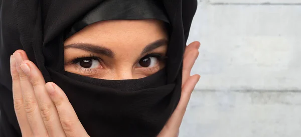 Közelkép a muszlim nő hidzsáb — Stock Fotó