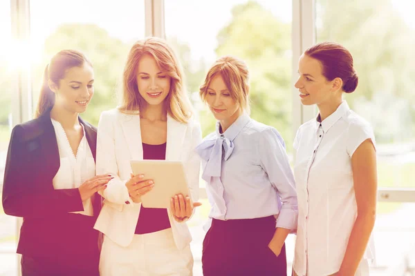 Business people with tablet pc computer at office — Stock Photo, Image