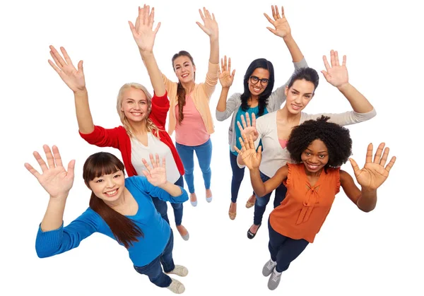 Grupo internacional de mujeres sonrientes felices — Foto de Stock