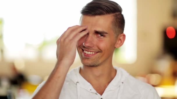 Cara de joven feliz sonriente — Vídeos de Stock