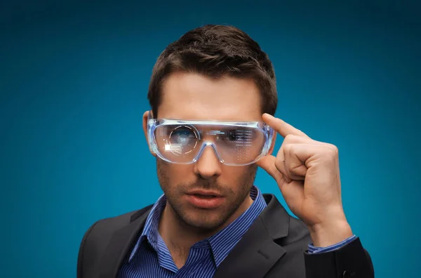 Hombre de negocios en realidad virtual o gafas 3d —  Fotos de Stock