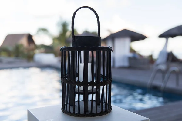 Lucerna s svíčka na bazén — Stock fotografie