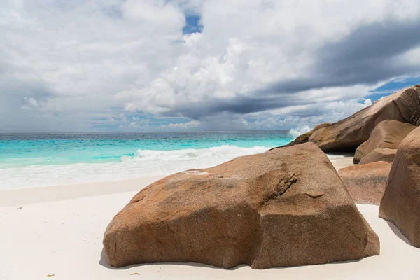 Wyspa plaża w Oceanie Indyjskim na Seszelach — Zdjęcie stockowe