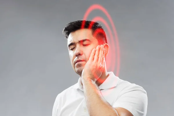 Uomo infelice che soffre mal di denti — Foto Stock