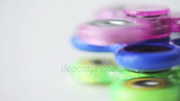 Drie spinnen fidget spinsters — Stockvideo