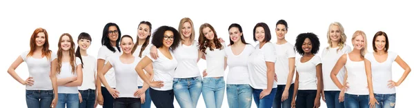 Csoport boldog különböző nők fehér pólóban — Stock Fotó