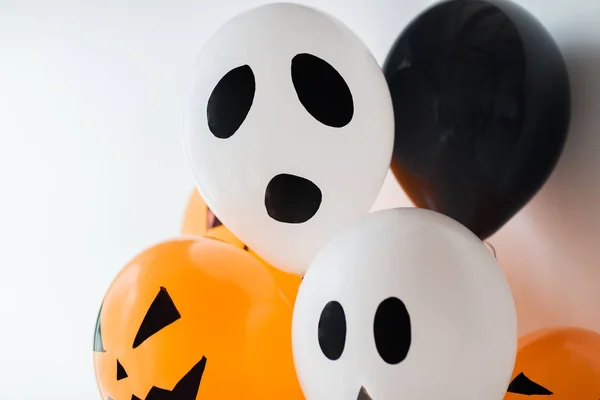 Děsivé vzduchu balóny dekorace na halloween party — Stock fotografie