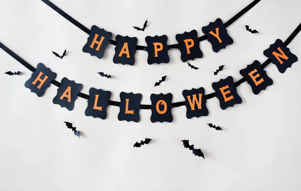 Happy halloween garland Feestdecoratie en vleermuizen — Stockfoto