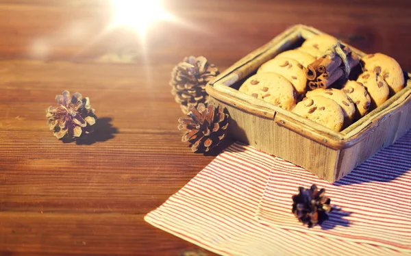 Close up of christmas oat cookies on wooden table — Stock Photo, Image