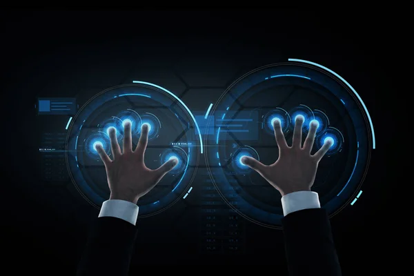 Руки бізнесмена з віртуальною проекцією — стокове фото