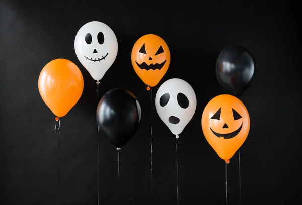 Děsivé vzduchu balóny dekorace na halloween party — Stock fotografie