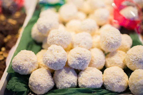 Coconut cookies on stall — Stock Photo, Image