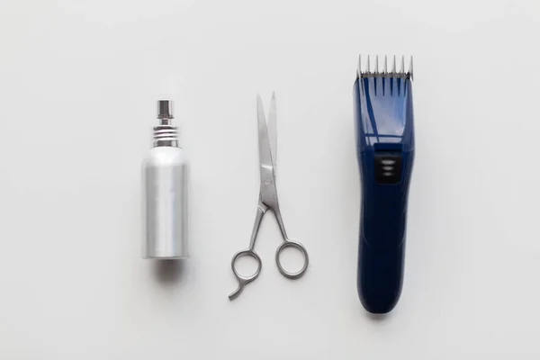 Spray do stylizacji włosów, trymer i nożyczki — Zdjęcie stockowe